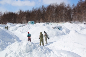 �������