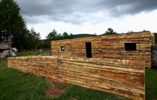 �������