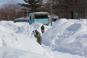 �������