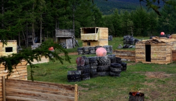 �������